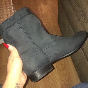 Frye boots new